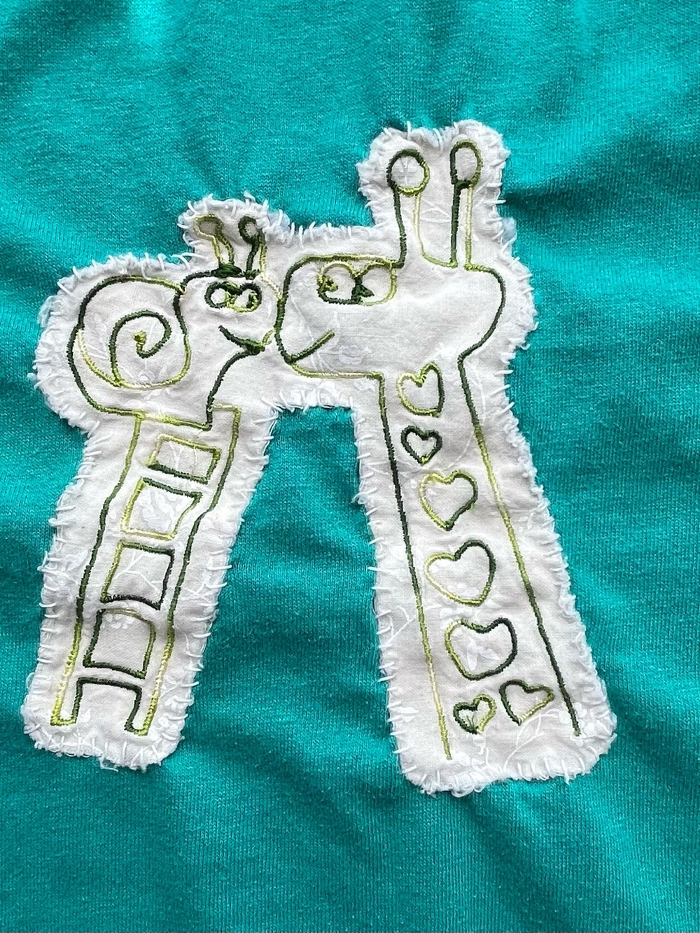 Vintage 90s Jerzees t-shirt with embroidered baby and mama snails. Size XL Mens